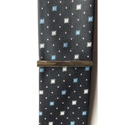 lining silver tie pin